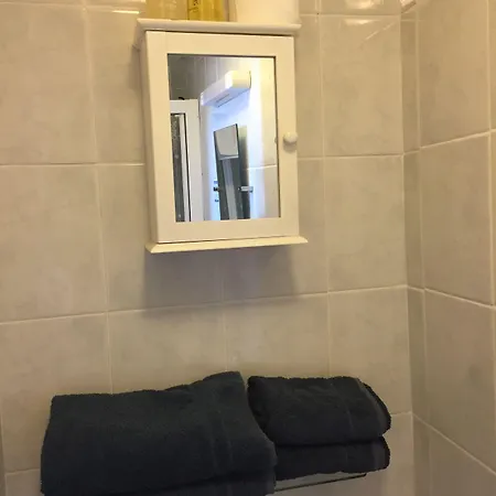 בית הארחה Westbury House ווינדרמר