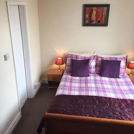 Westbury House בית הארחה 3*